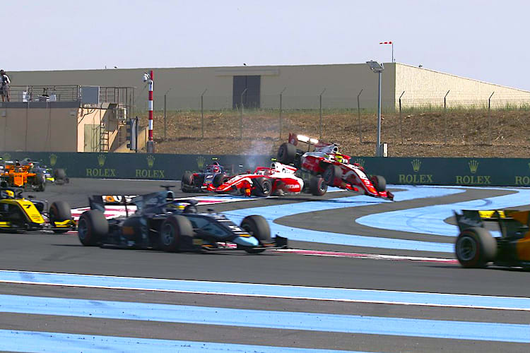 Mick Schumacher ist von Sean Gelael angeschubst worden