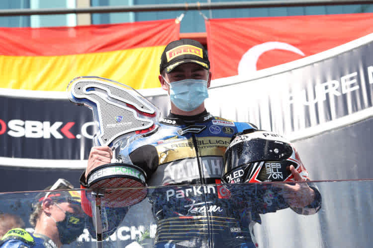 Manuel Gonzalez auf dem Supersport-Podium von Magny-Cours