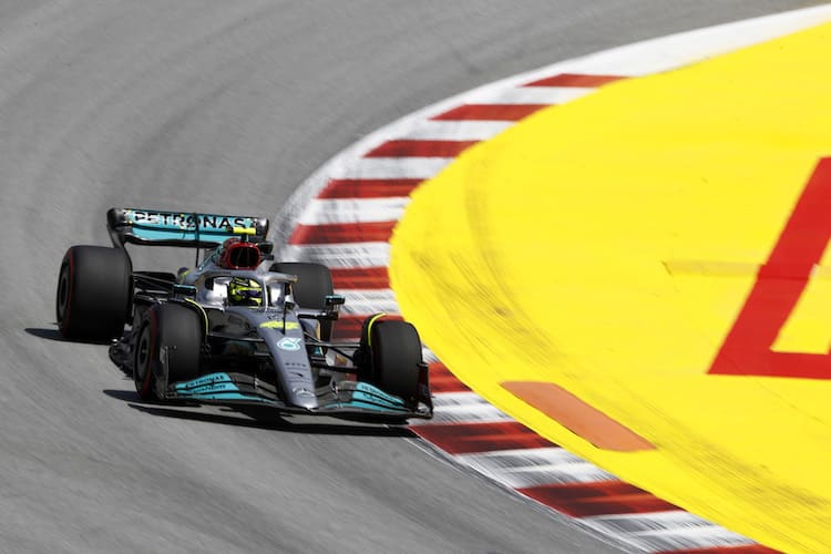 Lewis Hamilton fehlten im zweiten Training nur knapp zwei Zehntel auf die Tagesbestzeit