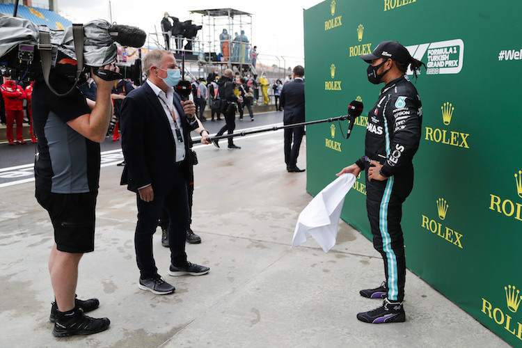 Martin Brundle und Lewis Hamilton nach dem Grossen Preis der Türkei 2020