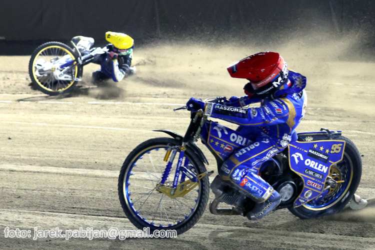 Im Finale: Jason Doyle ist gestürzt, Zmarzlik gewinnt