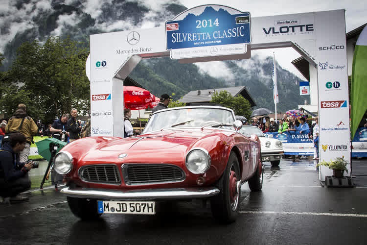 Am Start der Silvretta Classic: BMW 328 Mille Miglia Roadster, der 1940 Platz 3 bei der legendären Langstreckenfahrt belegte