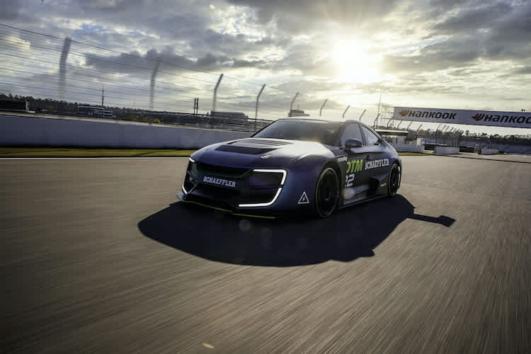 In Hockenheim fuhr das Demonstrationsfahrzeug 