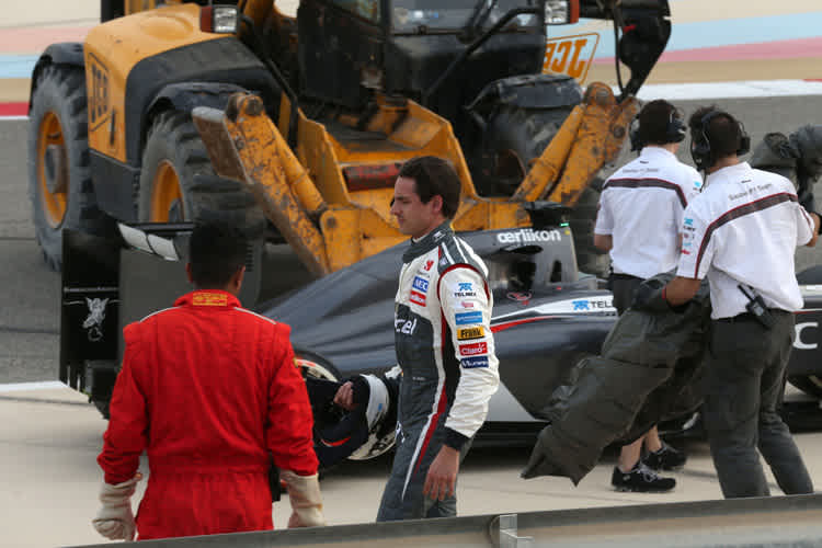 Geduldsprobe: Software-Probleme zwangen Sutil dazu, seinen Sauber C33-Ferrari abzustellen