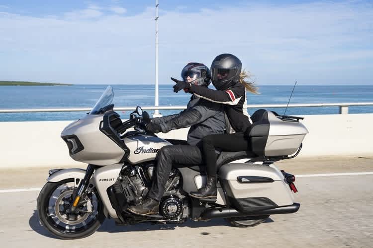 Indian Pursuit Dark Horse: Komfort-Touring im US-amerikanischen Style