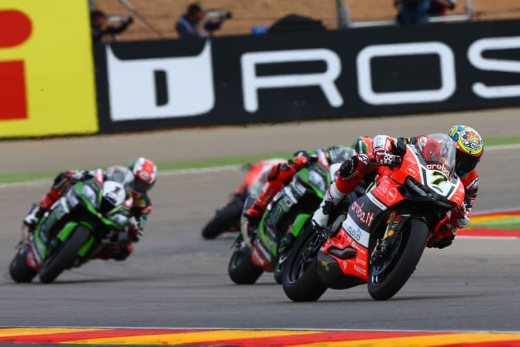 Chaz Davies vor Tom Sykes und Jonathan Rea