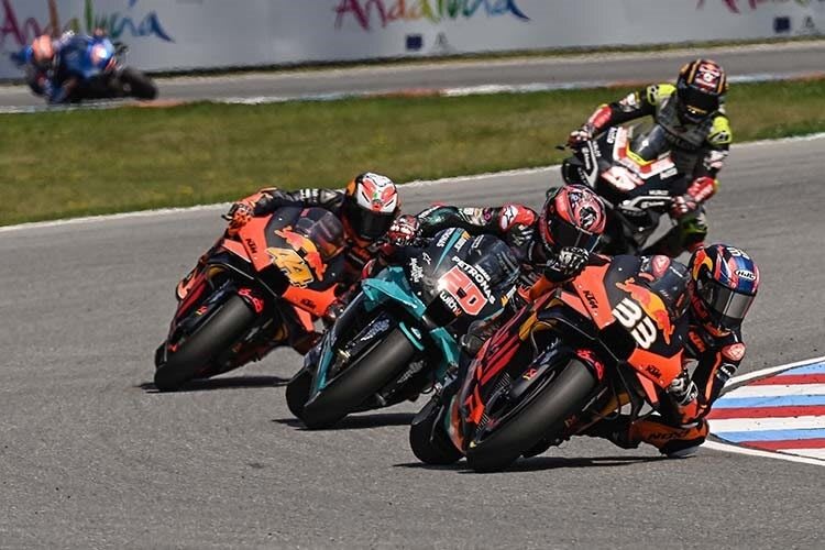 Da ging es rund: Brad Binder (33) vor Fabio Quartararo (20), Pol Espargaró (44) und Zarco (5)