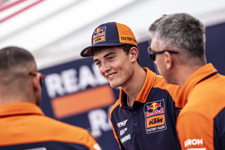 Lucas Coenen (Mitte) ist derzeit Zweiter der MXGP-WM