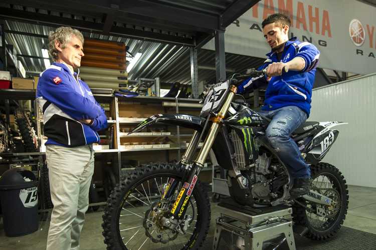 Andrea Dovizioso (re.) zu Besuch bei Rinaldi