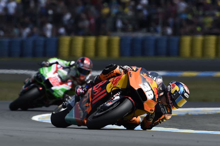 Bradley Smith ist seit dem Jerez-GP mit einem Big-Bang unterwegs