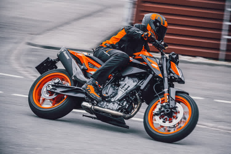 KTM Duke 890: Zwei Zylinder, aber zu viel Hubraum?