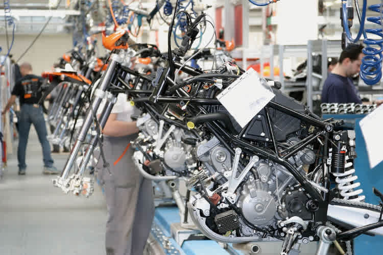 Bei KTM gibt es 2025 und 2026 Einschichtbetrieb