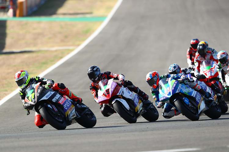 In der ersten Kurve lag Lukas Tulovic auf Platz 2