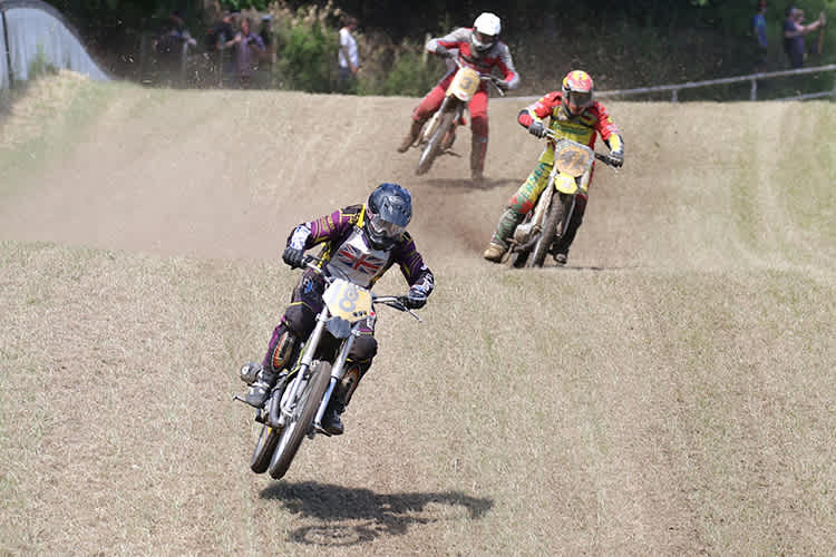 Spektakulär: Das Grasbahnrennen auf dem Bergring
