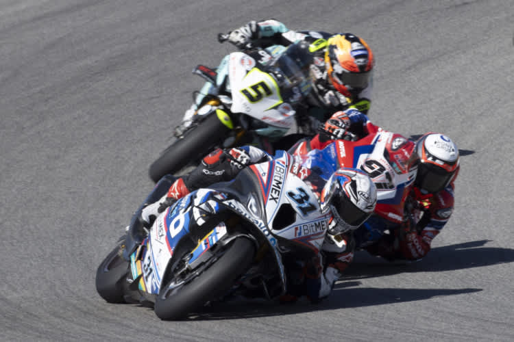 Garrett Gerloff vor Iker Lecuona und Philipp Öttl