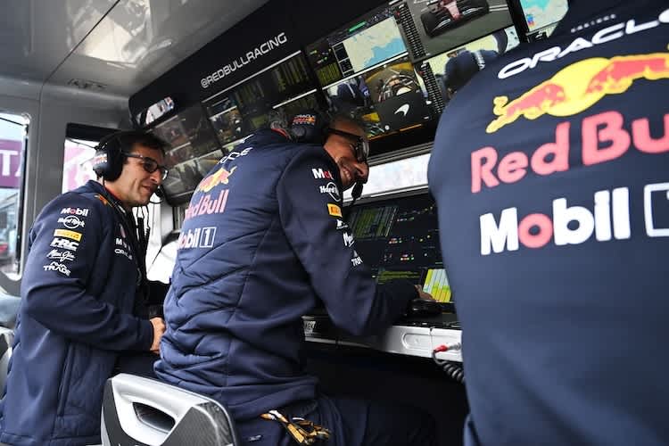 Red Bull Racing-Teamchef Laurent Mekies und seine Mannschaft hatten in Baku viel Grund zur Freude
