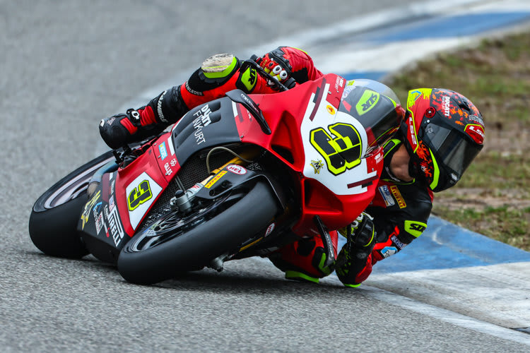 Lukas Tulovic fühlt sich auf der Ducati wohl