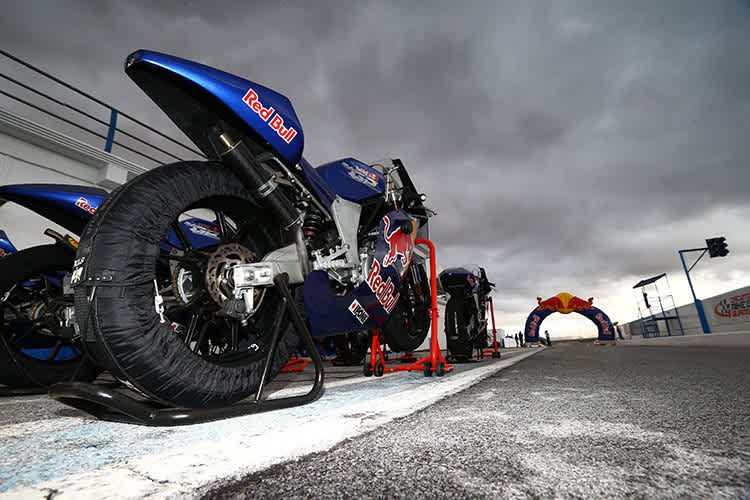 2016 starten mit Matthias Meggle und Kevin Orgis zwei deutsche Piloten im Red Bull Rookies Cup