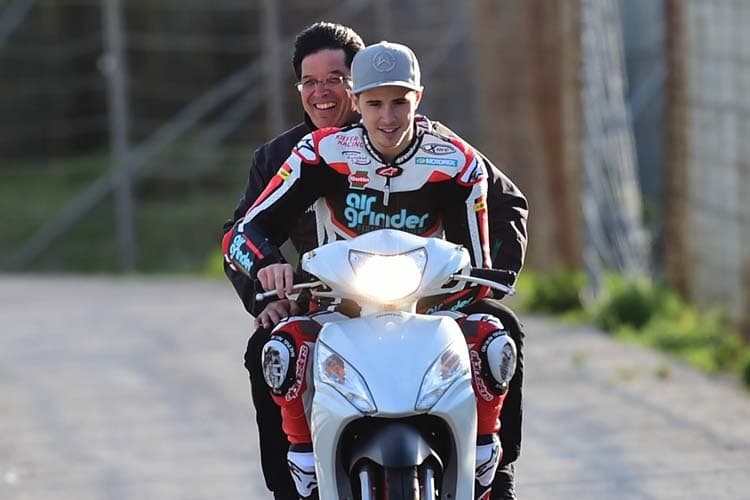 Danny Kent mit Teamchef Stefan Kiefer