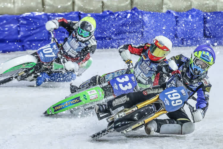 Weltmeister Martin Haarahiltunen vor Hans Weber