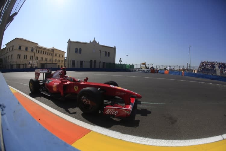 Luca Badoer in den Hafenschluchten Valencias