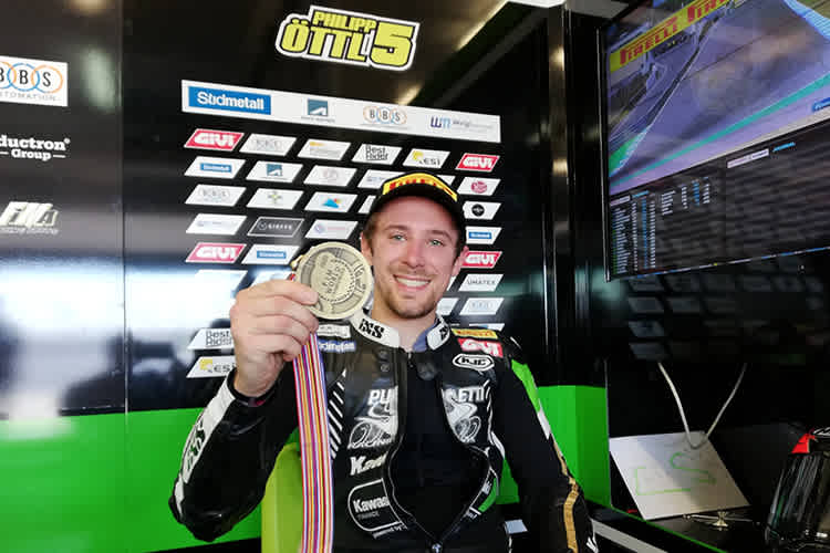 Stolz zeigte Philipp Öttl seine Bronzemedaille