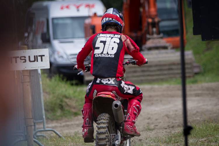 Simon Längenfelder wurde von seiner GasGas getroffen