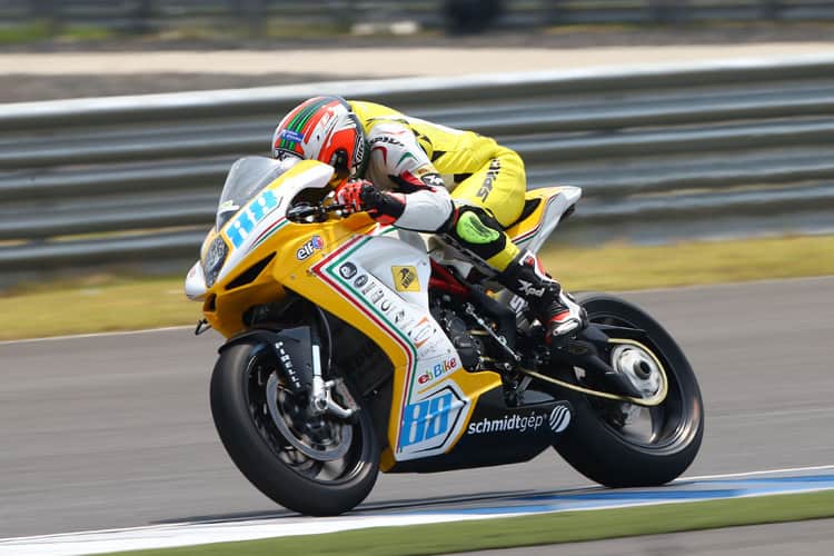 Nico Terol fährt für Schmidt Racing eine MV Agusta F3