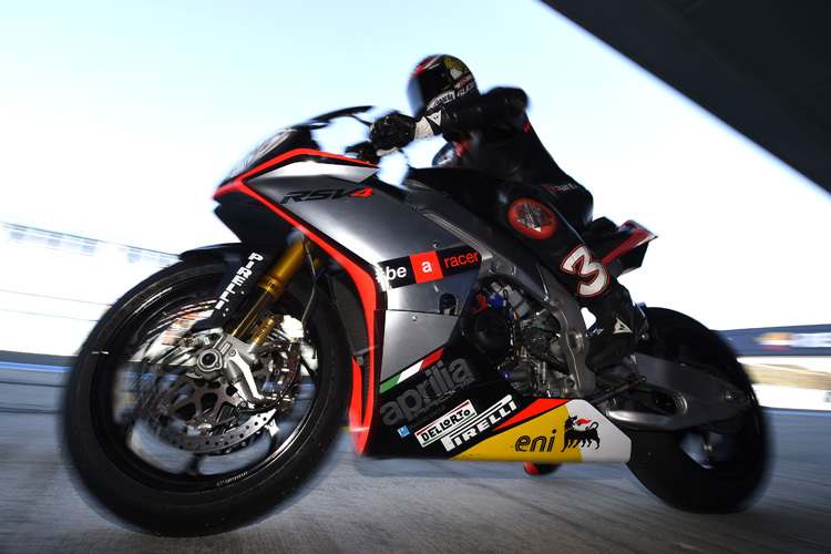 Max Biaggi ist zurück im Geschäft