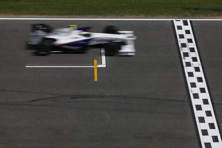 BMW-Sauber: Dank NGK schneller Richtung Ziel.