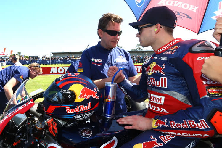 Honda-Teammanager Ronald ten Kate (li.) mit Stefan Bradl