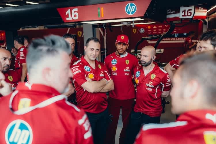 Durchhalteparolen für die Fans: Lewis Hamilton ist überzeugt, dass er mit Ferrari in die Erfolgsspur zurückfinden wird