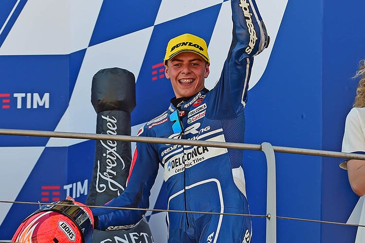 Überglücklich: Fabio Di Giannantonio in Mugello