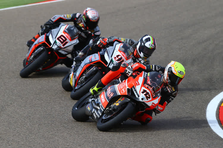 Javier Fores vor den Aprilia-Assen Haslam (91) und Torres