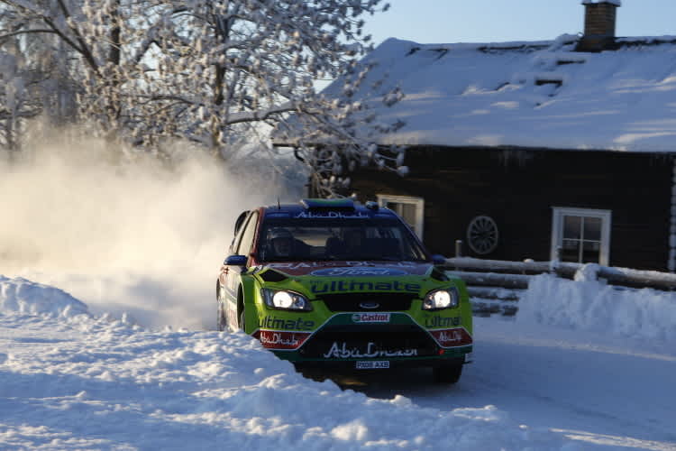 Bei frostigen Temperaturen mit kühlem Kopf vorne - Mikko Hirvonen