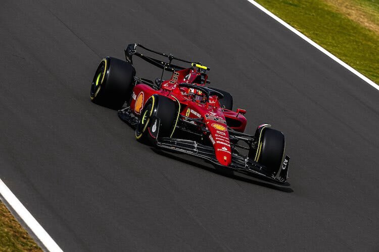 Carlos Sainz beendete den Trainingsfreitag als Schnellster 