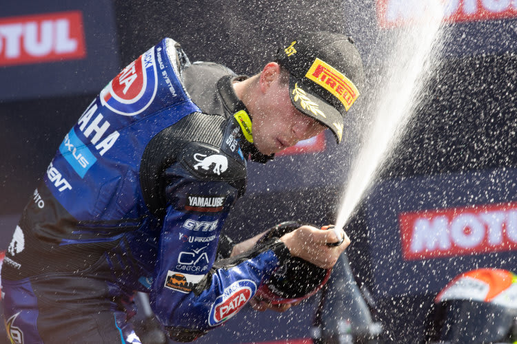 Andrea Locatelli gewann sein erstes Rennen in der Superbike-WM