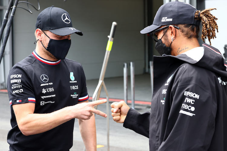 Valtteri Bottas und Lewis Hamilton