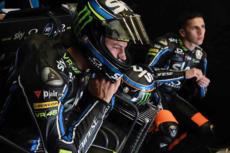 Nicolò Bulega und Andrea Migno in der Box des VR46-Teams