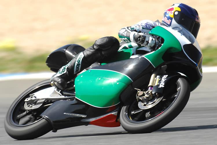 Jonas Folger (Aprilia 125) in Estoril