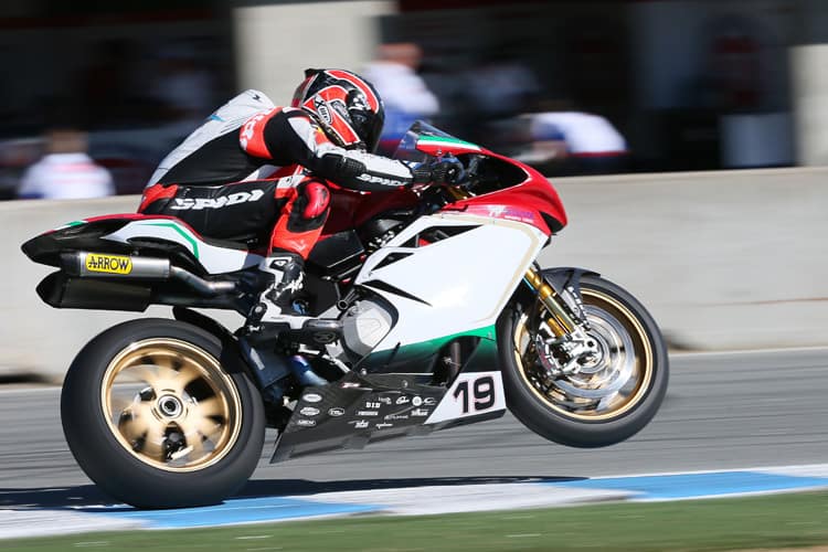 Leon Camier zeigte, was in der MV Agusta F4RR steckt