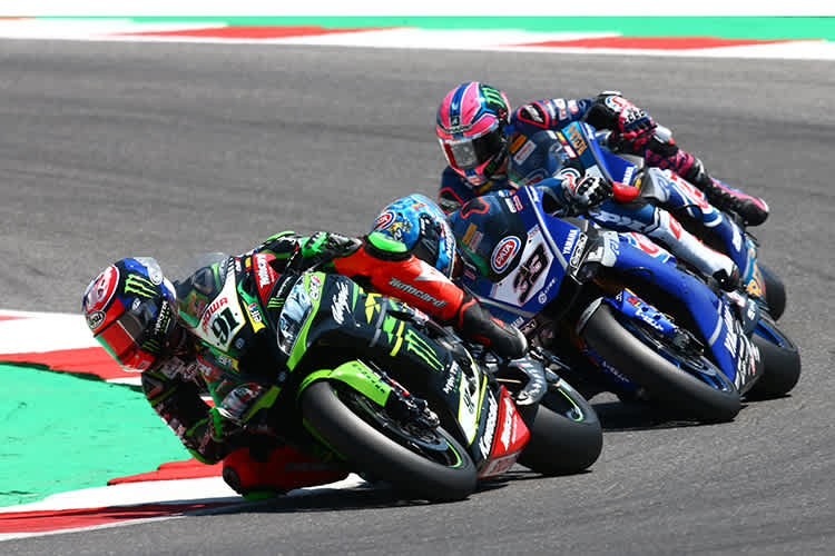 Kampf um Platz 3: Leon Haslam vor Marco Melandri und Alex Lowes