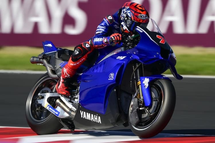 Augusto Fernandez mit der V4-Yamaha