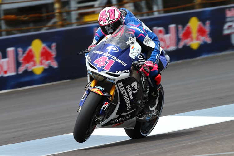 Aleix Espargaro zeigt auf der Claiming-Rule-Aprilia erstaunliche Leistungen