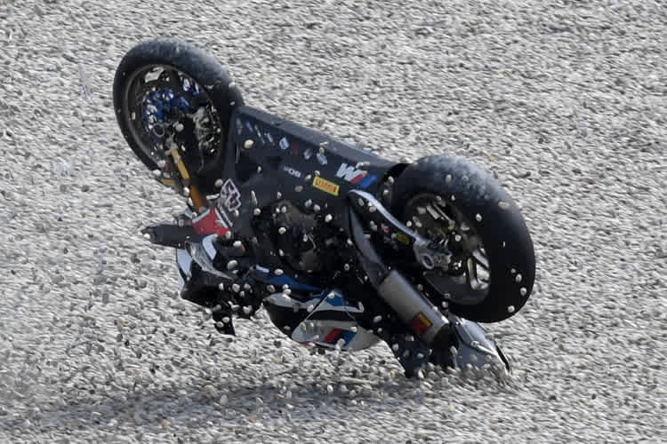 Scott Redding parkte seine BMW im Kiesbett