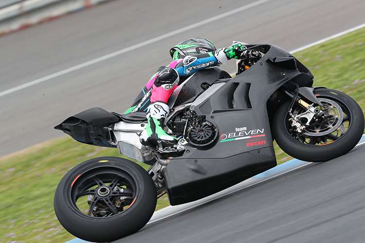 Eugene Laverty auf der Ducati V4R