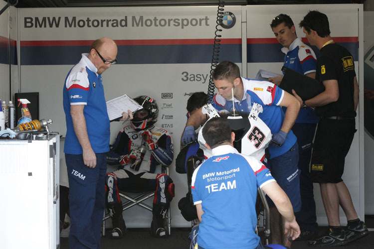 Die Box des Superbike-WM-Teams von BMW 