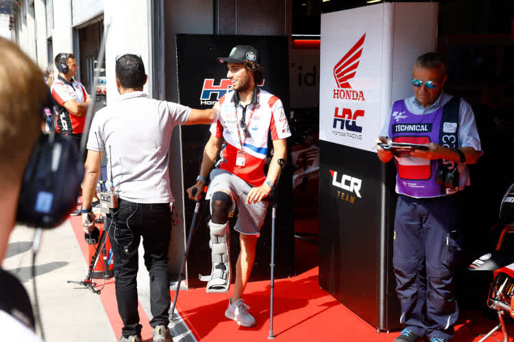 Alex Rins erlebte 2023 mehr Rennen als Zuschauer als auf der Strecke