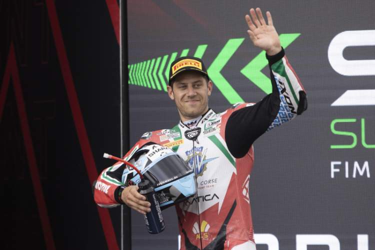 Marcel Schrötter bleibt MV Agusta treu