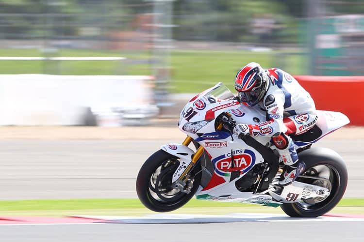 In der WM liegt Leon Haslam nur auf Rang 15